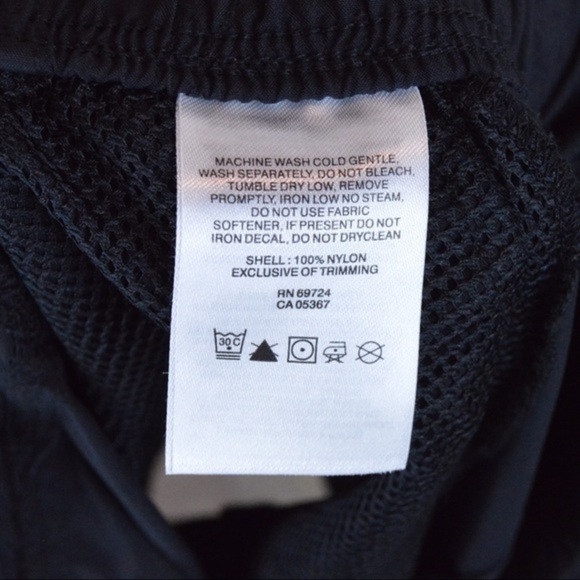 Columbia Women’s Nylon Sandy River Snap Closure Shorts, Black - Size‎ Small - Picture 7 of 8